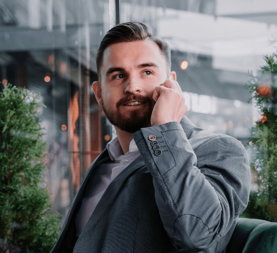 Dennis Czekalla on the phone